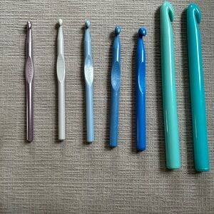 Set of Crochet Hooks in Various Sizes | plus 2 large crochet hooks